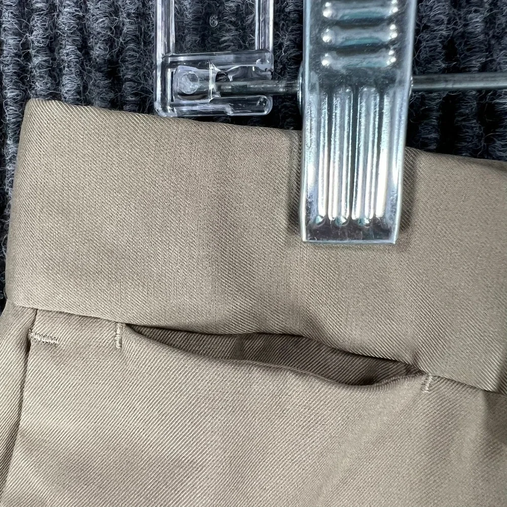 Nike Mens Shorts Size 32 Khaki Chino Golf Dri-Fit Lightweight Outdoor Casual
